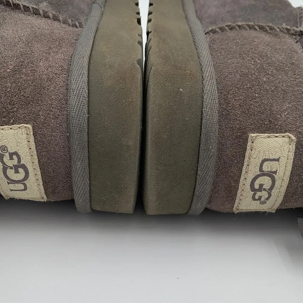 UGG Bailey Bow/Double Bow in grey big girl size 4